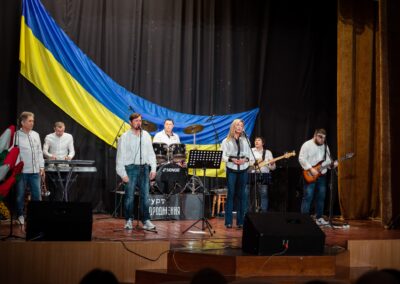 народний аматорський вокально-інструментальний гурт «Відродження»