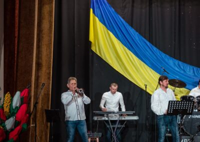 народний аматорський вокально-інструментальний гурт «Відродження»