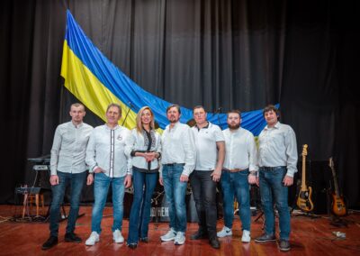 Євгенія Поплавська народний аматорський вокально-інструментальний гурт «Відродження»