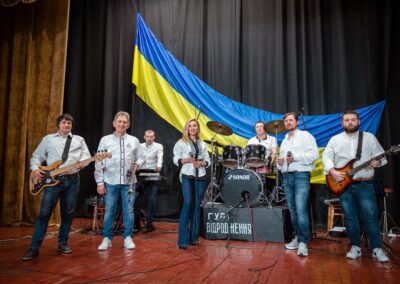 Євгенія Поплавська народний аматорський вокально-інструментальний гурт «Відродження»