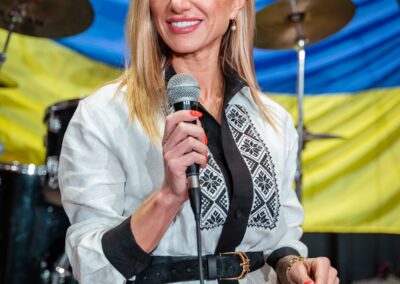 Євгенія Поплавська народний аматорський вокально-інструментальний гурт «Відродження»
